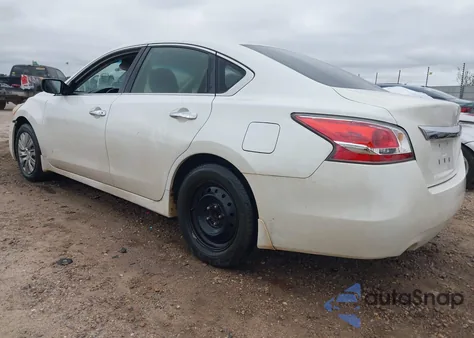 2015 Nissan Altima 2.5 S z USA, uszkodzony, nr VIN 1N4AL3AP4FC165149